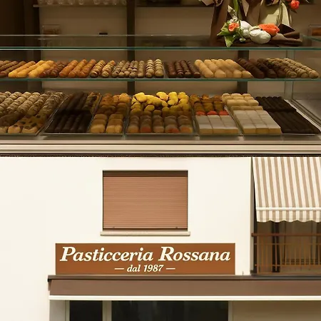 Pensión Casa Malvina Mira